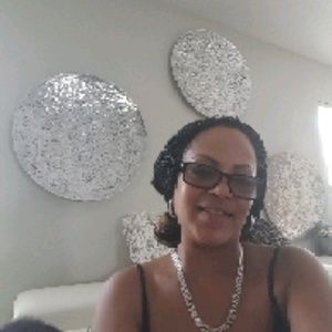 Meet your Posher, Beverly